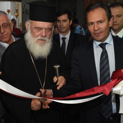 Ο αντιπρόεδρος της ELPEN και πρόεδρος της ΠΕΦ,  Θεόδωρος Τρύφων, εγκαινιάζει το Κοινωνικό Φαρμακείο της Ιεράς Αρχιεπισκοπής Αθηνών